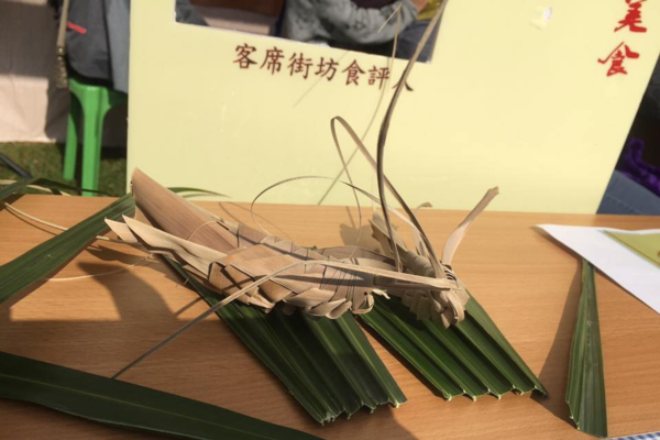 傳統手工：織草蜢